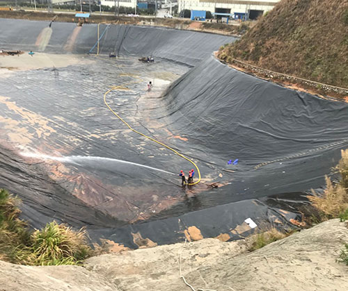 江岸废水池清理