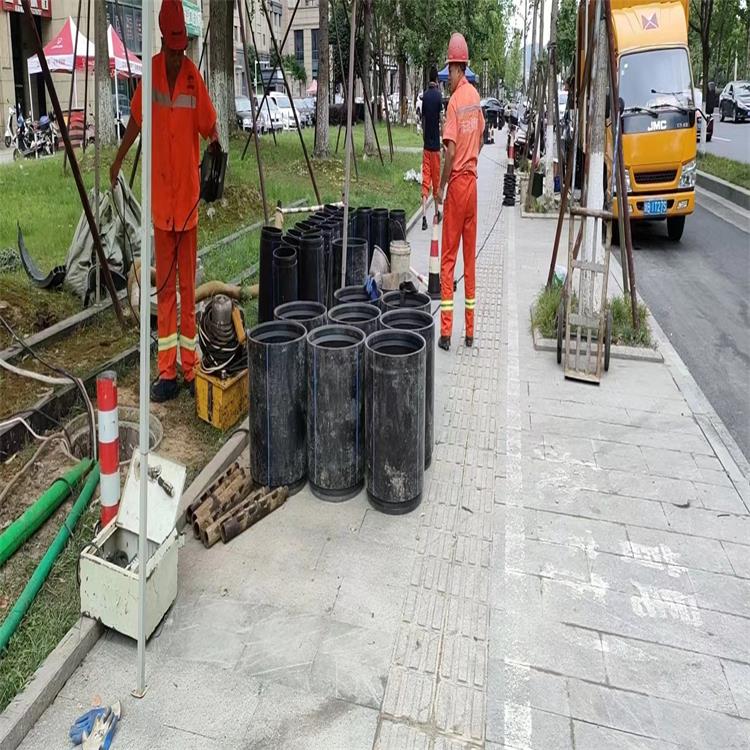 江岸管道短管置换修复